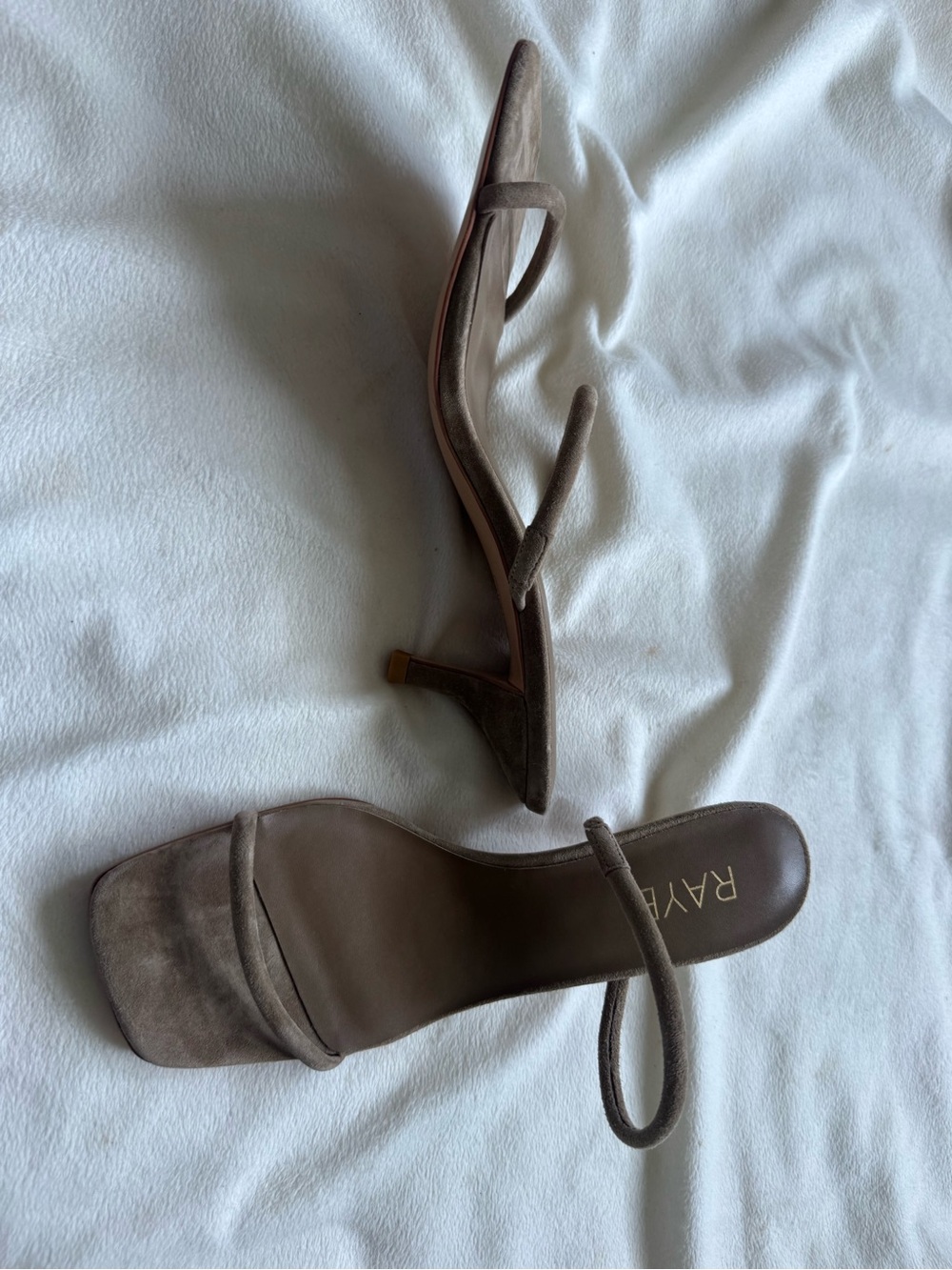 RAYE Katie sandal in light tan suede kitten heel - Picture 8 of 10